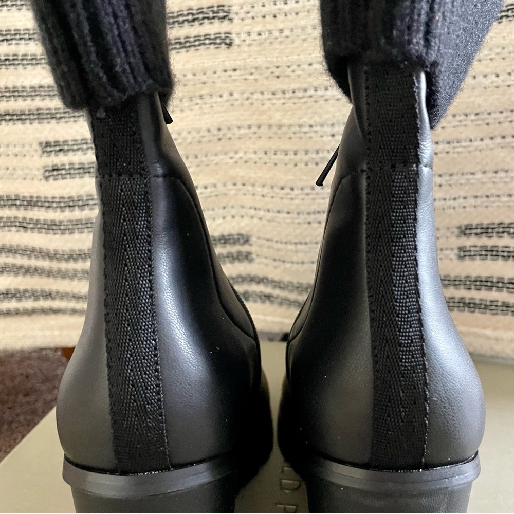 COPY - Donald Pliner Sindie 30 Stretch Zip Up Wedge Boots Size 6.5 NWT - Picture 7 of 12